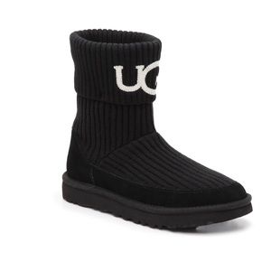 Ugg knit logo booties in black size 8